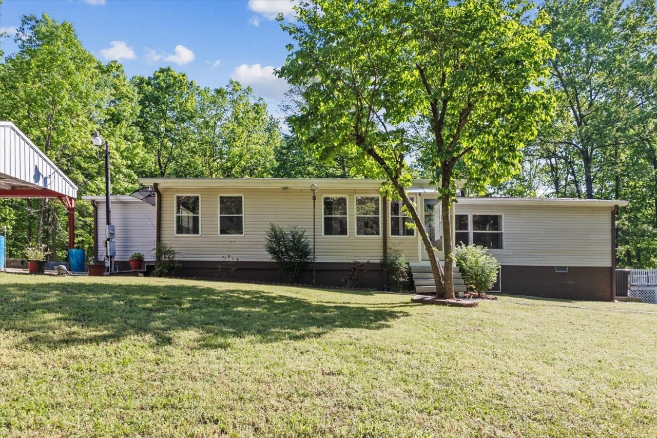 1050 Holcomb Cir, Kingston Springs, TN 37082 Main Photo
