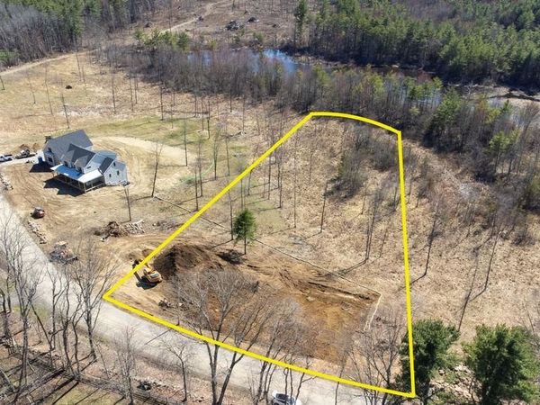 51 Locust Street, South Hampton, NH 03827