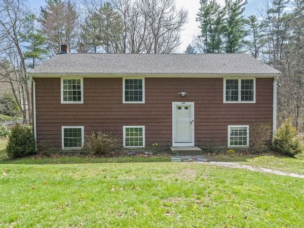 988 E Washington St, Hanson, MA 02341