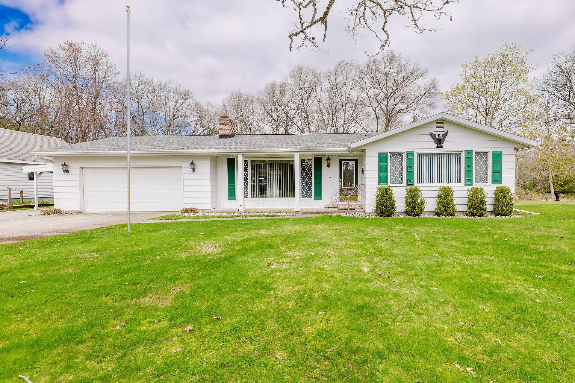 4236 W White Lake Drive, Whitehall, MI 49461 Main Photo