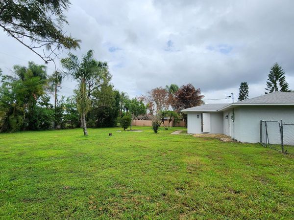 461 SW Buxton Avenue, Port St. Lucie, FL 34983