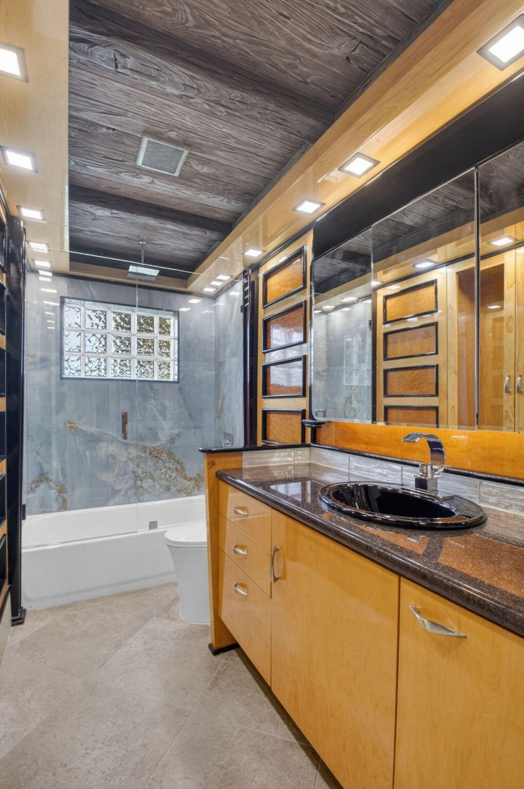 105 NW 8th Place, Boynton Beach, FL 33426 Photo