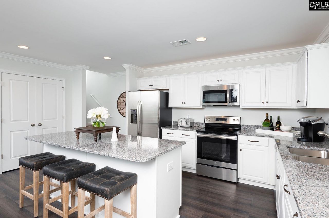 187 Kingsley Drive  Photo 8