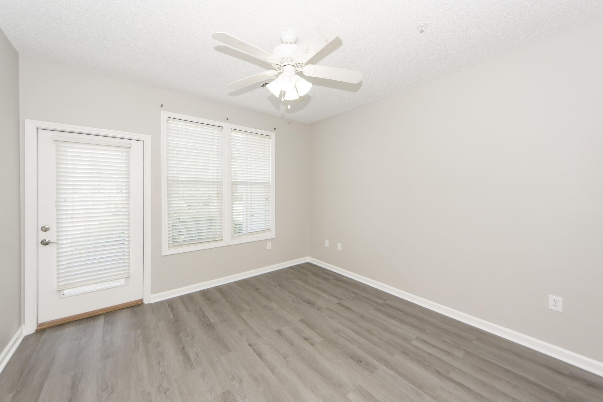 1113 Rosewood Lane Photo 18