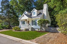 1507 Village Square photo 4