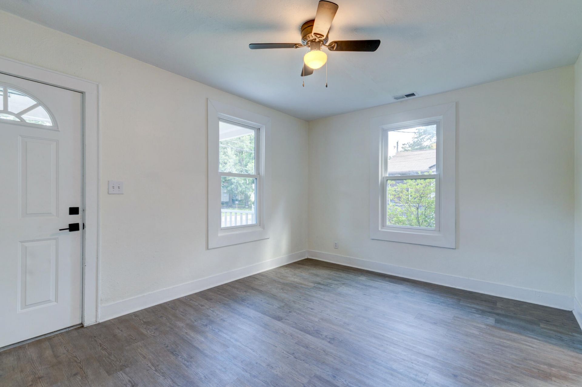 2657 Oregon Avenue Photo 4