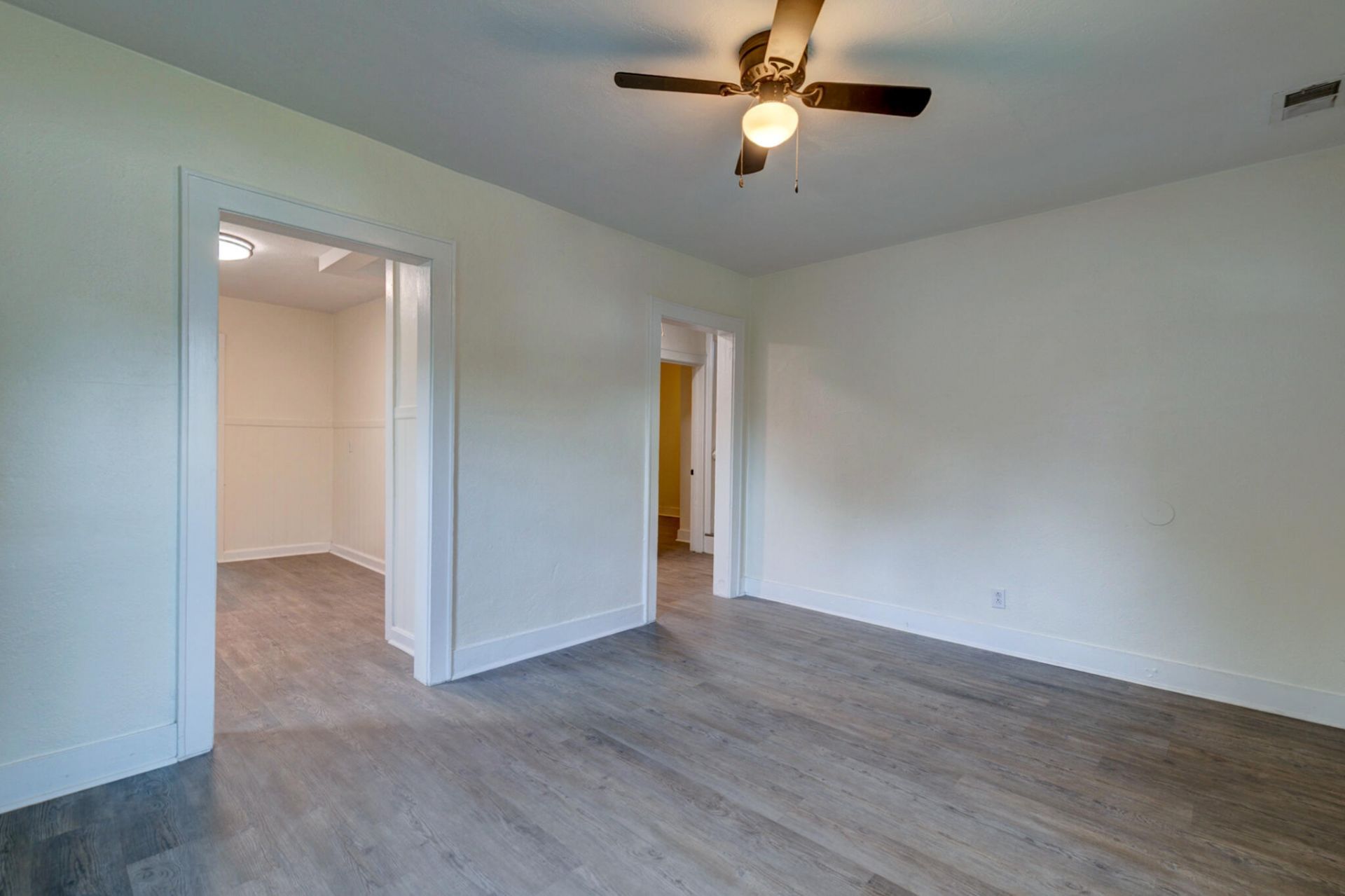 2657 Oregon Avenue Photo 6