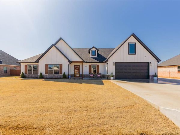 327 E Blanco Bend Drive, Stillwater, OK 00000
