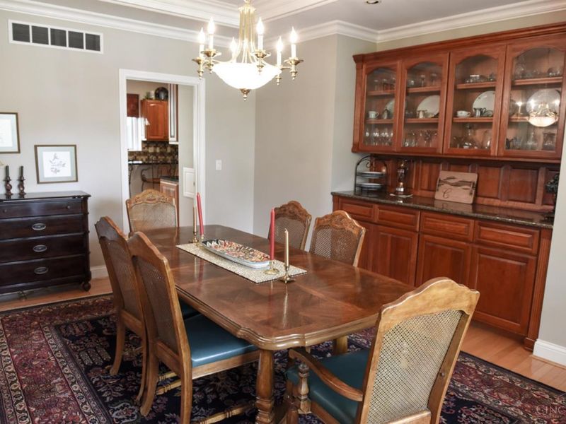 8592 Concord Hills Circle, Sycamore Township, OH 45243 Photo 12