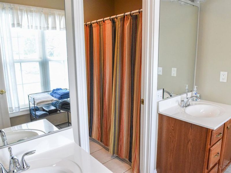 8592 Concord Hills Circle, Sycamore Township, OH 45243 Photo 31