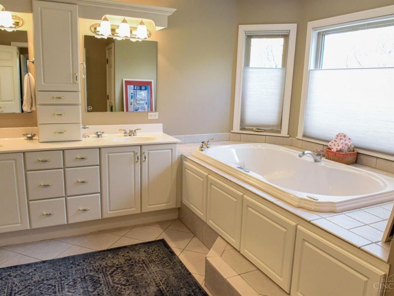 8592 Concord Hills Circle, Sycamore Township, OH 45243 Photo 41