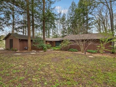 4285 Balcomb Mill Circle , Syracuse, NY 13215