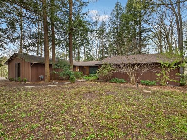 4285 Balcomb Mill Circle , Syracuse, NY 13215