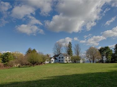 217 Walters Way , Richfield Springs, NY 13439