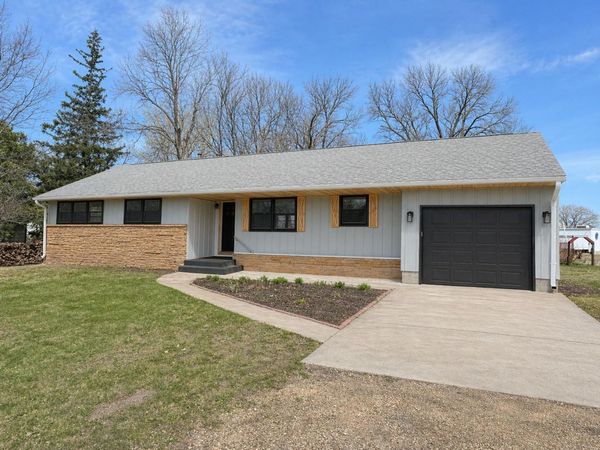 1458 Lookout Drive , North Mankato, MN 56003