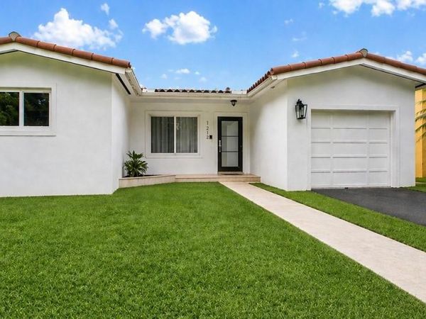 1212 Aguila Ave , Coral Gables, FL 33134