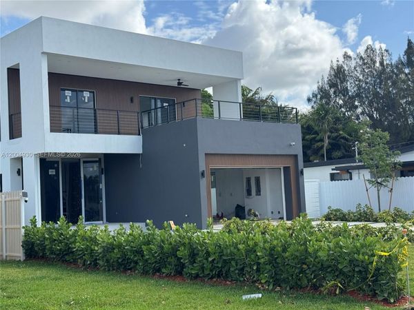 6449 SW 28th St , Miami, FL 33155