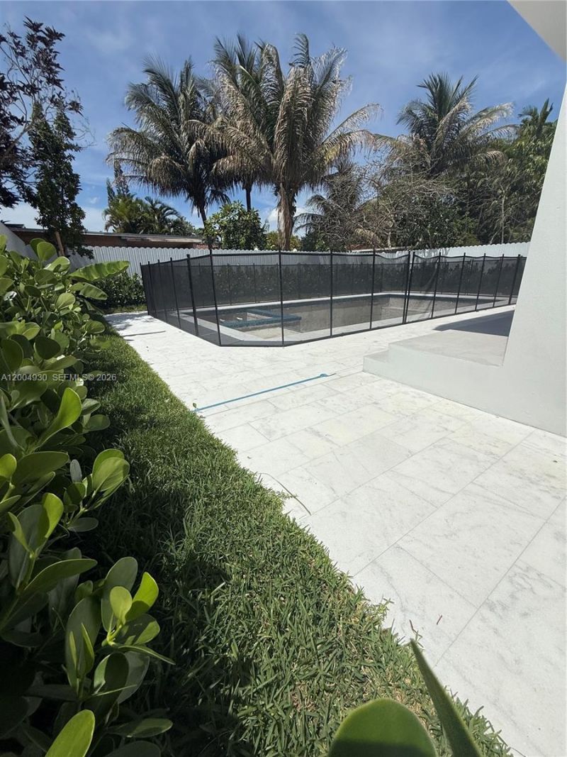 6449 SW 28th St, Miami, FL 33155 Photo