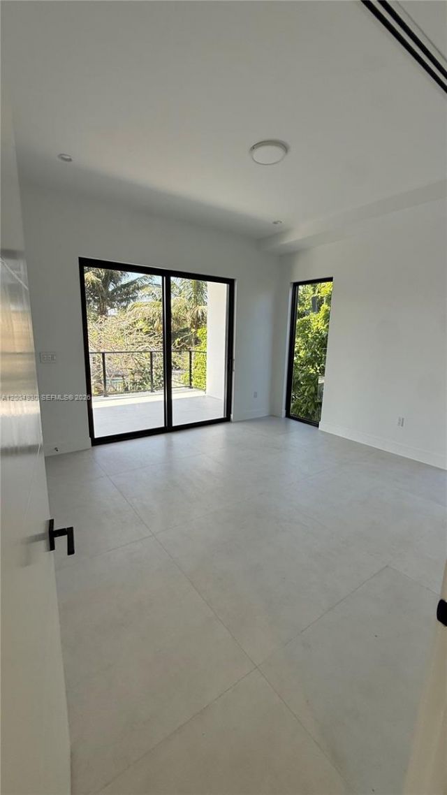 6449 SW 28th St, Miami, FL 33155 Photo