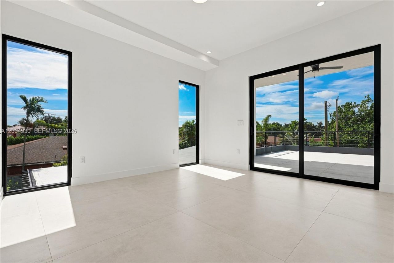 6449 SW 28th St, Miami, FL 33155 Photo