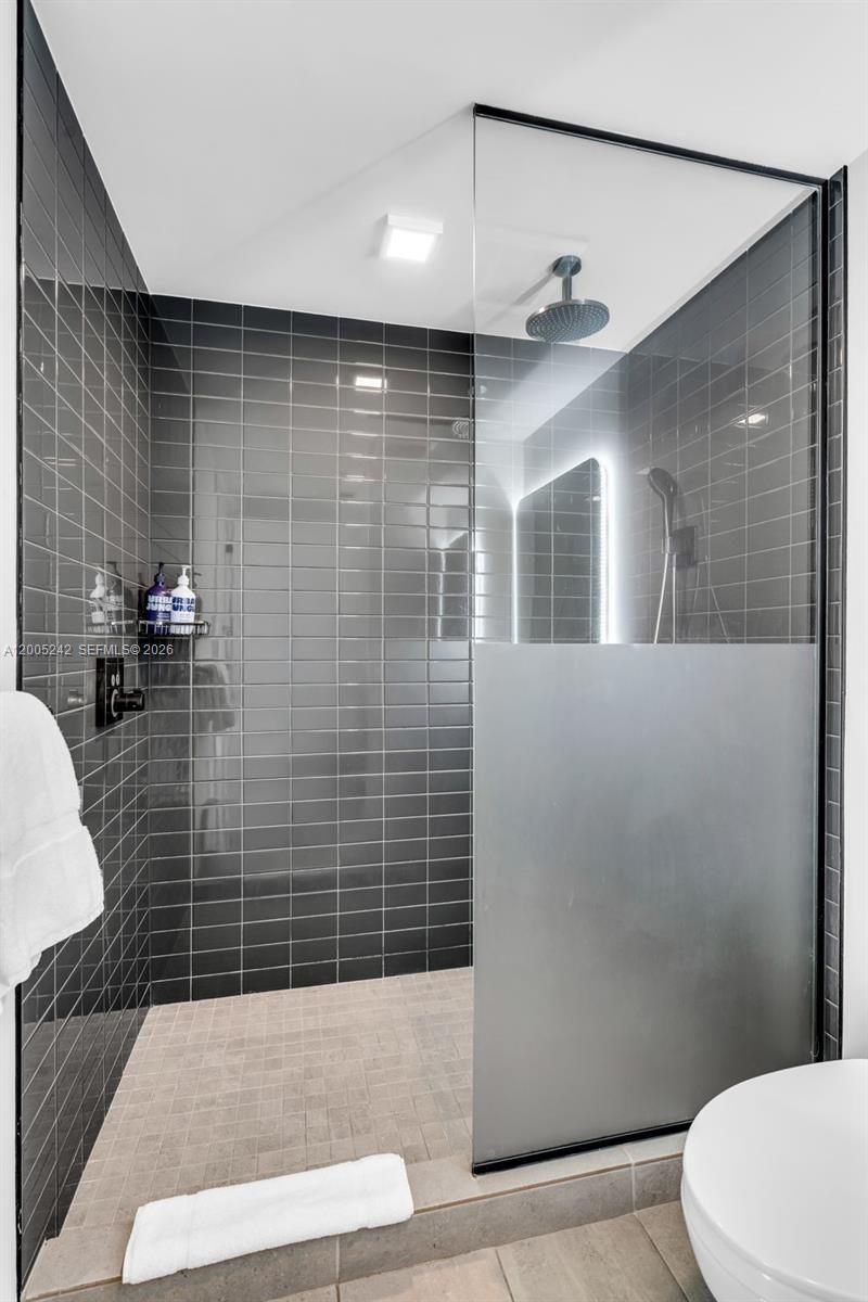 227 NE 2nd St , Unit 2503, Miami, FL 33132 Photo