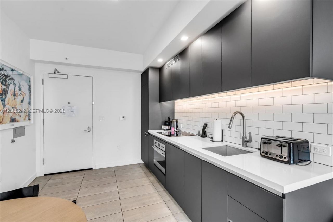 227 NE 2nd St , Unit 2503, Miami, FL 33132 Photo
