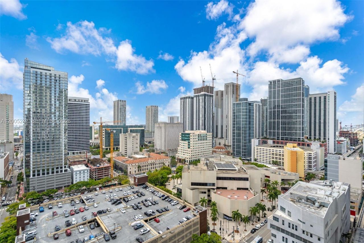 227 NE 2nd St , Unit 2503, Miami, FL 33132 Photo