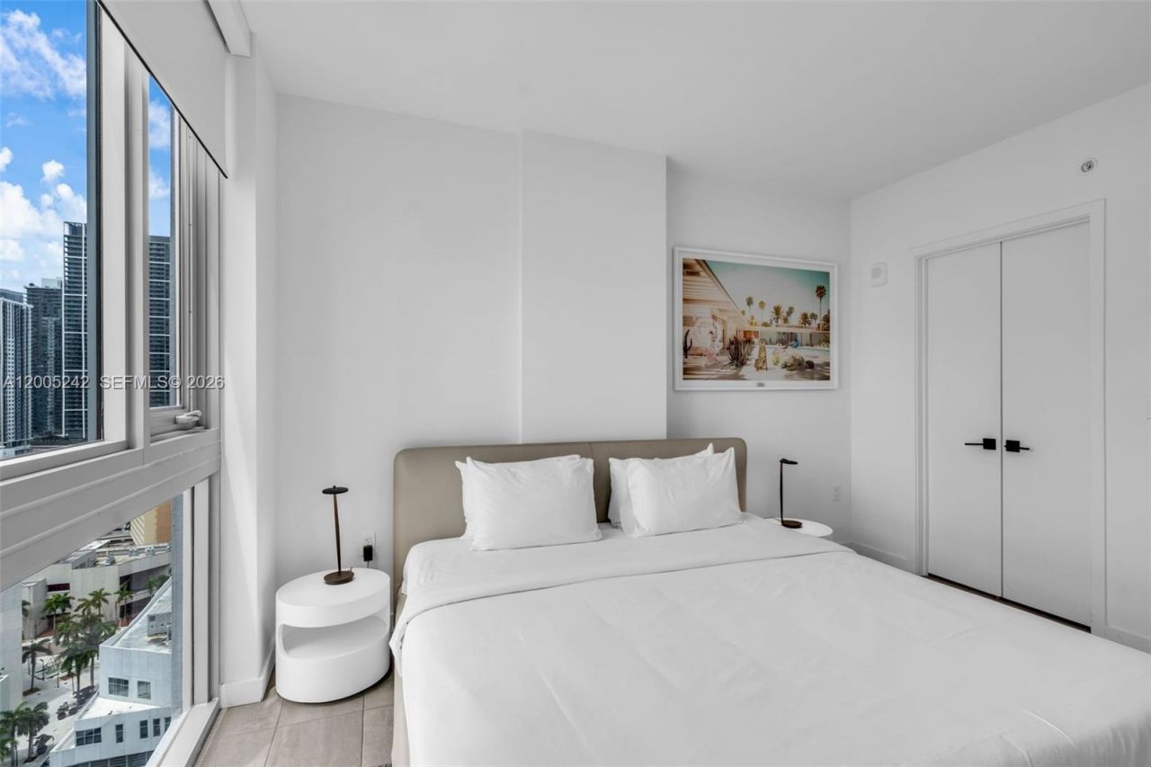 227 NE 2nd St , Unit 2503, Miami, FL 33132 Photo