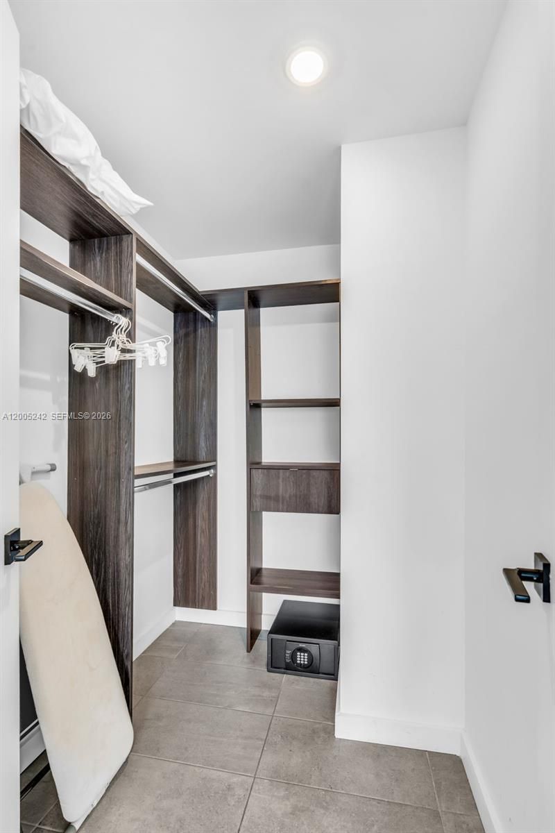 227 NE 2nd St , Unit 2503, Miami, FL 33132 Photo