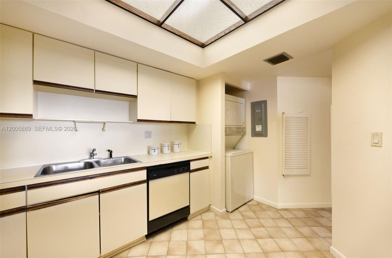 520 Brickell Key Dr, Unit A1001, Miami, FL 33131 Photo