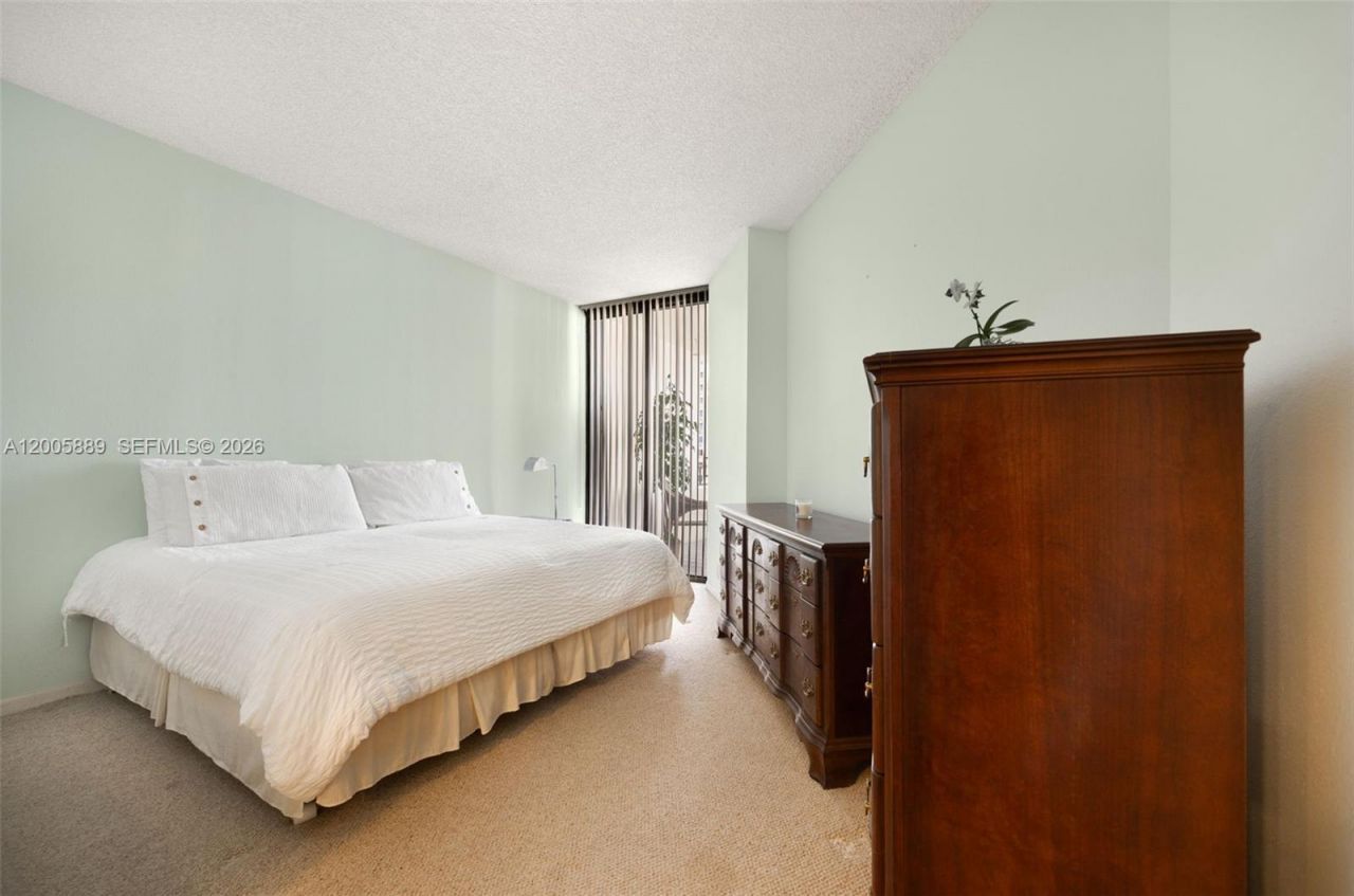 520 Brickell Key Dr, Unit A1001, Miami, FL 33131 Photo