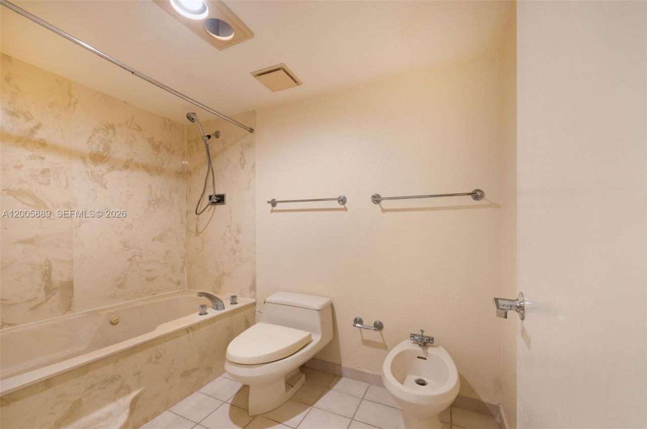 520 Brickell Key Dr, Unit A1001, Miami, FL 33131 Photo