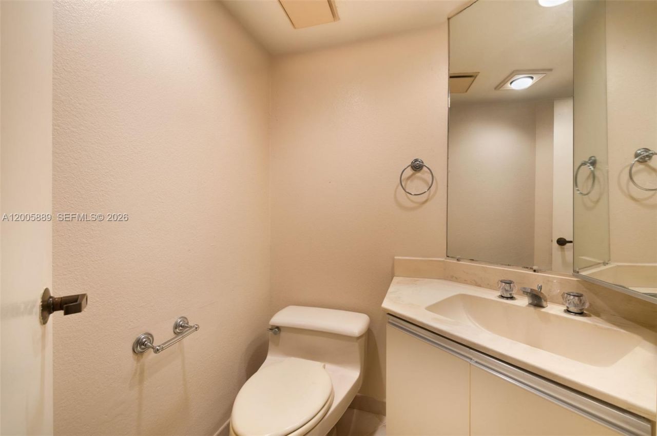 520 Brickell Key Dr, Unit A1001, Miami, FL 33131 Photo