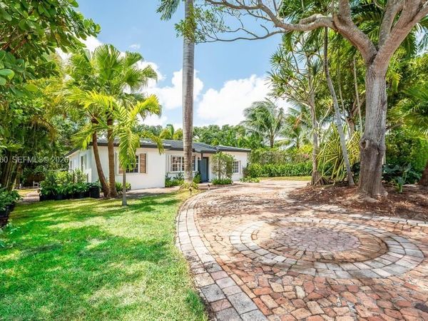 11222 NE 9th Ave, Biscayne Park, FL 33161