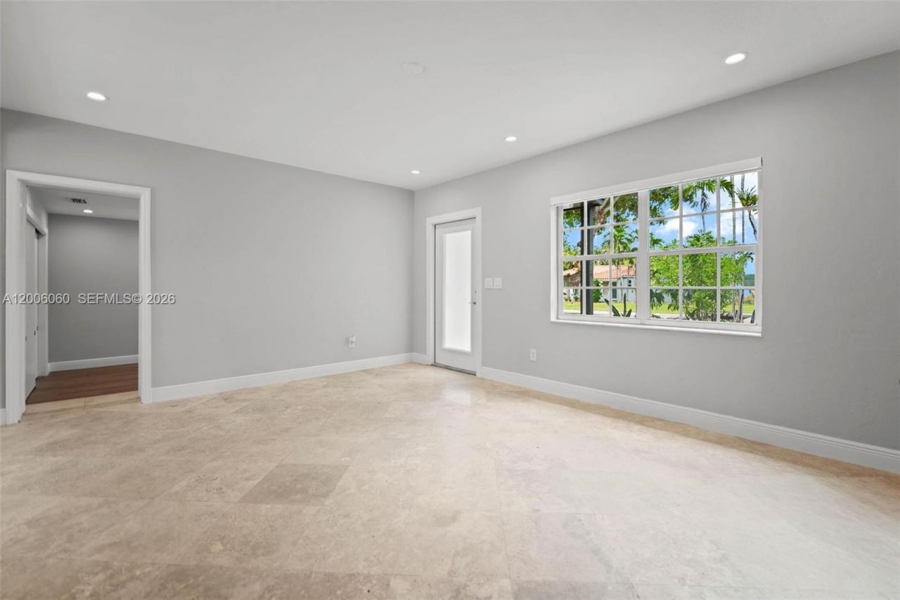 11222 NE 9th Ave, Biscayne Park, FL 33161 Photo