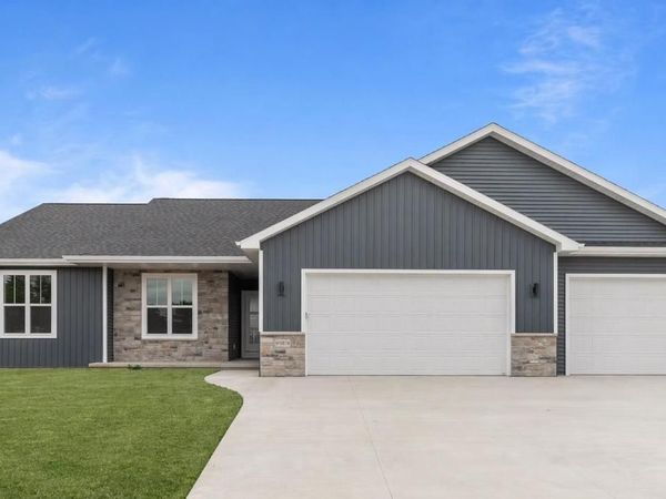 N8870 KILLARNEY WAY, Menasha, WI 54952
