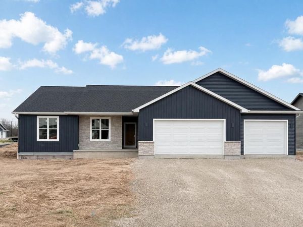 N8870 KILLARNEY WAY, Menasha, WI 54952