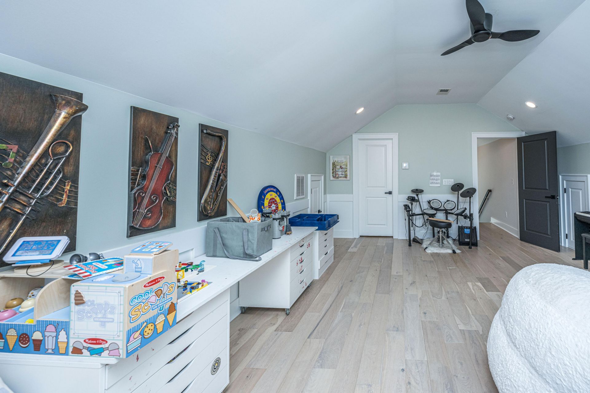 1585 Bourne Crossing Photo 42