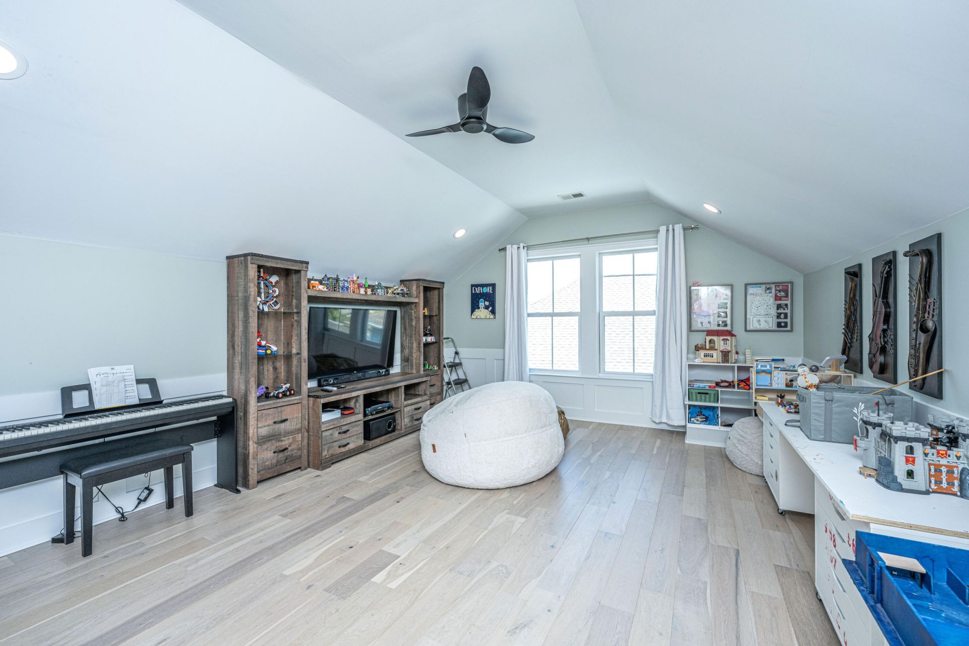 1585 Bourne Crossing Photo 43