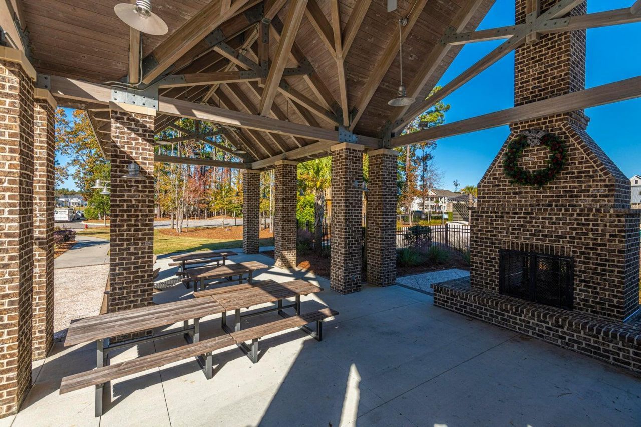 1585 Bourne Crossing Photo 63