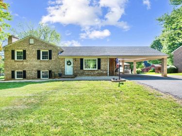 220 Maple Hills Drive, Lynchburg, VA 24502