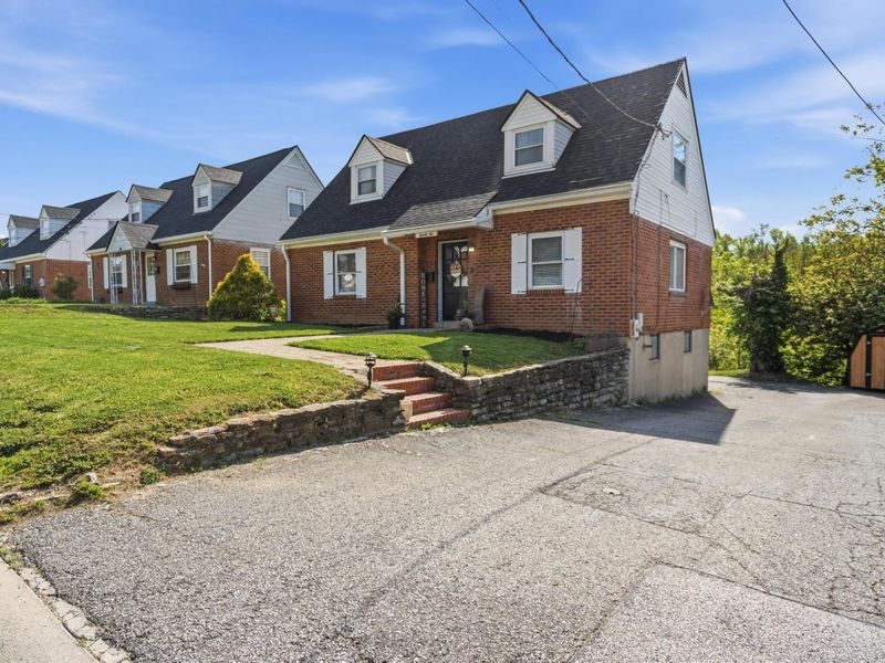22 Pine Hill Drive, Highland Heights, KY 41076 Photo 2