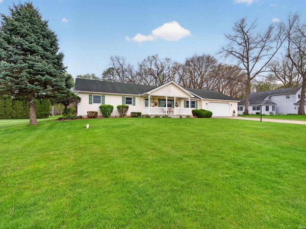 4693 E Sunset Drive, Syracuse, IN 46567