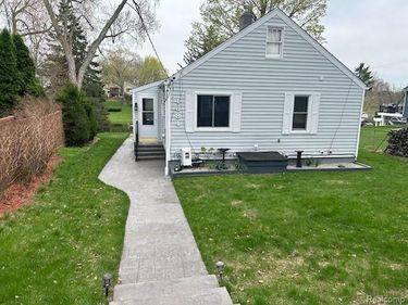 4684 CLINTON DR. Drive E, Independence Twp, MI 48346