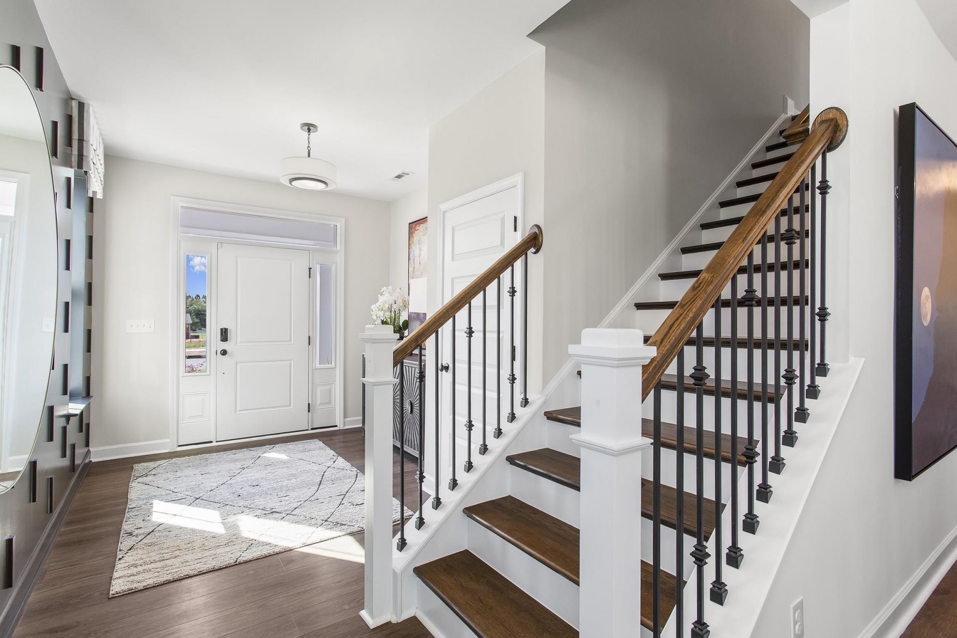 6160 Zoe Way Photo 3
