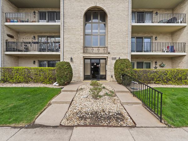 10538 Central Avenue, Unit 2S, Chicago Ridge, IL 60415