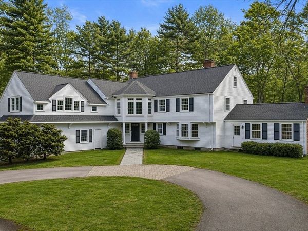 28 Centre St, Dover, MA 02030