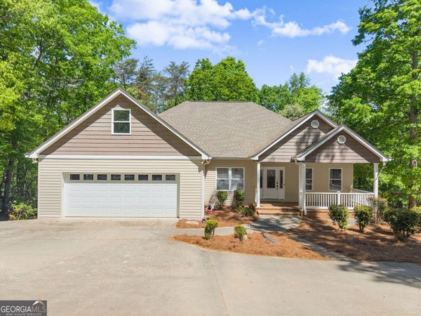 45 Holcomb Drive, Cleveland, GA 30528