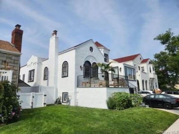 45 W Penn Street, Long Beach, NY 11561