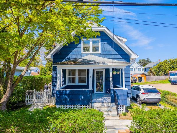 6 Littleworth Lane , Sea Cliff, NY 11579